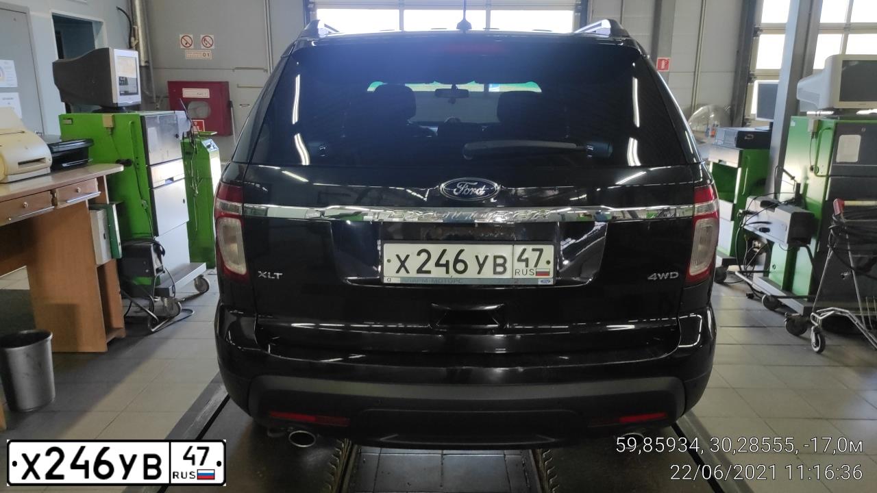 Фото автомобиля FORD EXPLORER, 2014 — госномер Х246УВ47. Цвет: ЧЕРНЫЙ