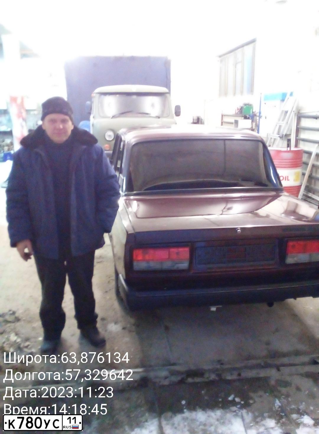 Фото автомобиля LADA 2107, 2006 — госномер Р225ХА11. Цвет: ТЕМНО-ВИШНЕВЫЙ