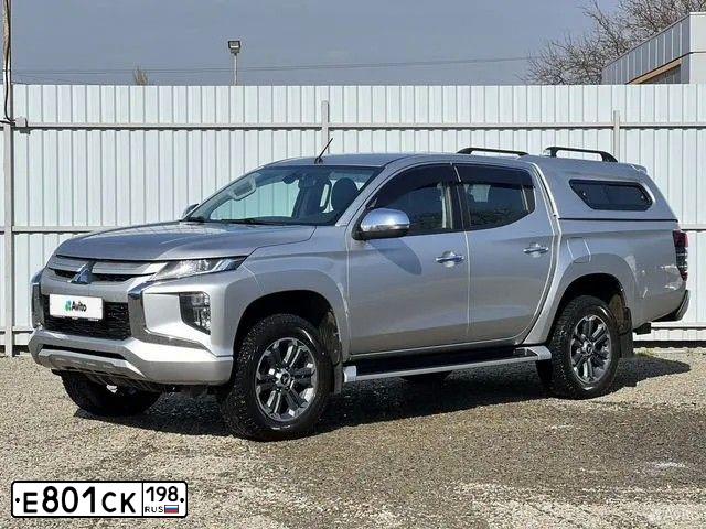 Фото автомобиля MITSUBISHI L 200, 2019 — госномер Р290КО761. Цвет: СЕРЫЙ