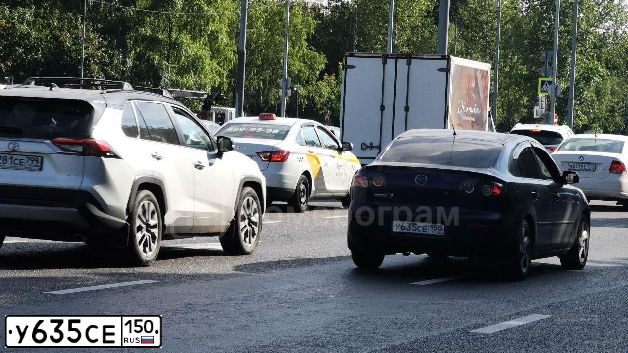 Фото автомобиля MAZDA 3, 2008 — госномер У635СЕ150. Цвет: СИНИЙ ТЕМНЫЙ