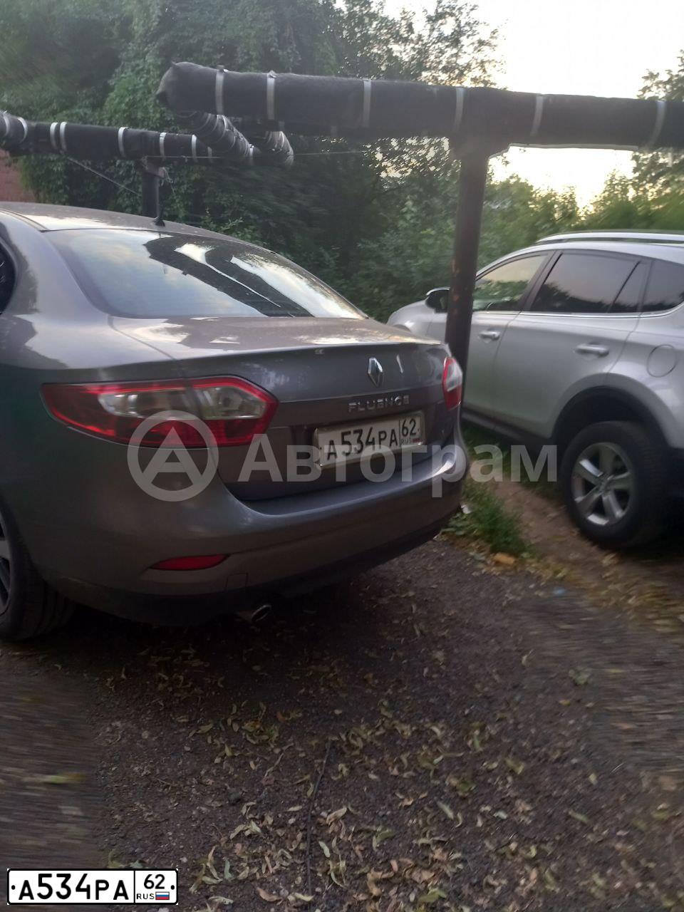 Фото автомобиля RENAULT FLUENCE, 2011 — госномер Т579АЕ250. Цвет: ТЕМНО-СЕРЫЙ