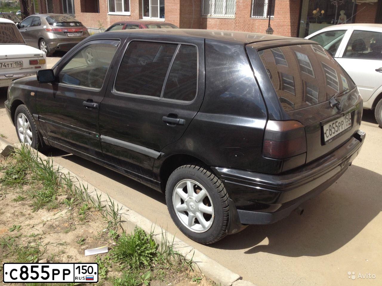 Фото автомобиля VOLKSWAGEN GOLF, 1997 — госномер В123АР97. Цвет: ЧЕРНЫЙ