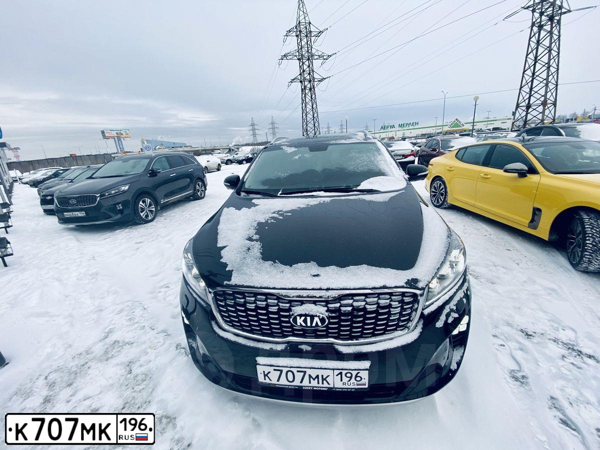 Фото автомобиля KIA SORENTO, 2018 — госномер К707МК196. Цвет: ЧЕРНЫЙ