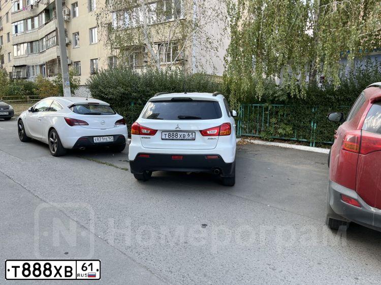 Фото автомобиля MITSUBISHI ASX, 2010 — госномер Т888ХВ61. Цвет: Белый