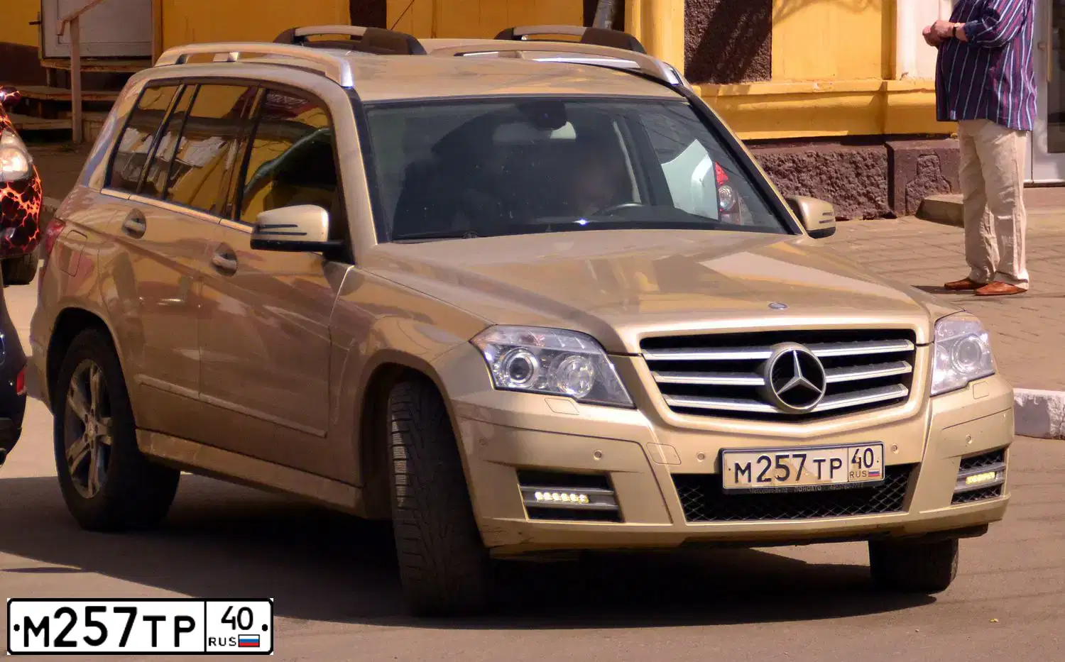 Фото автомобиля MERCEDES GLK-KLASSE, 2011 — госномер М257ТР40. Цвет: БЕЖЕВЫЙ