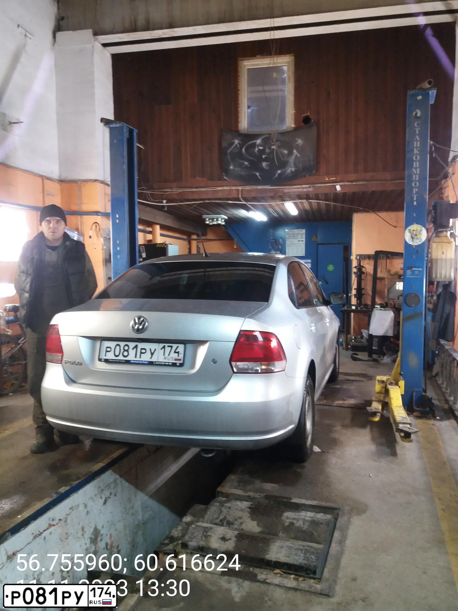 Фото автомобиля VOLKSWAGEN POLO, 2013 — госномер Т480ВР196. Цвет: СЕРЕБРИСТЫЙ