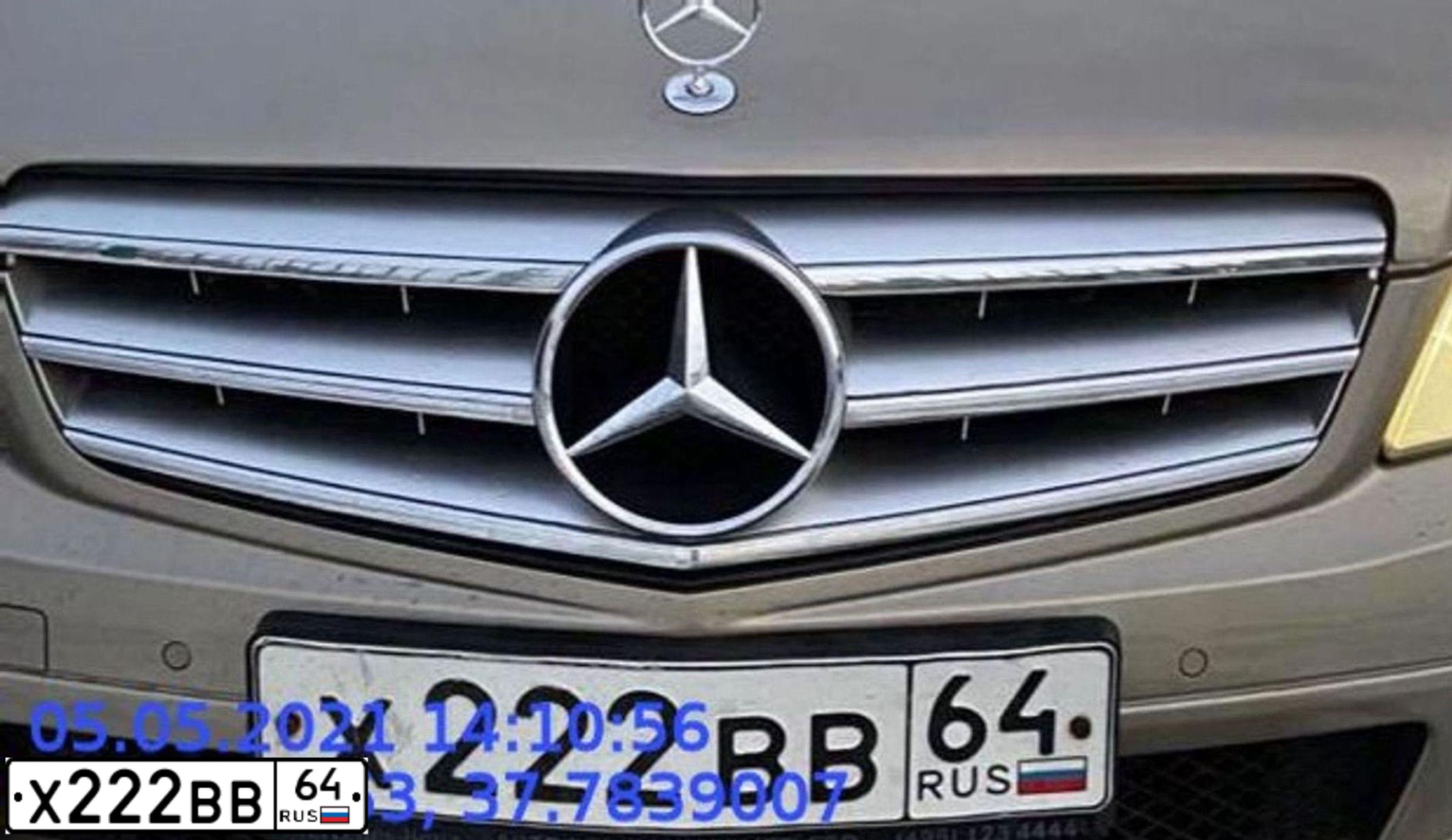 Фото автомобиля MITSUBISHI OUTLANDER, 2006 — госномер Х222ВВ64. Цвет: Серый