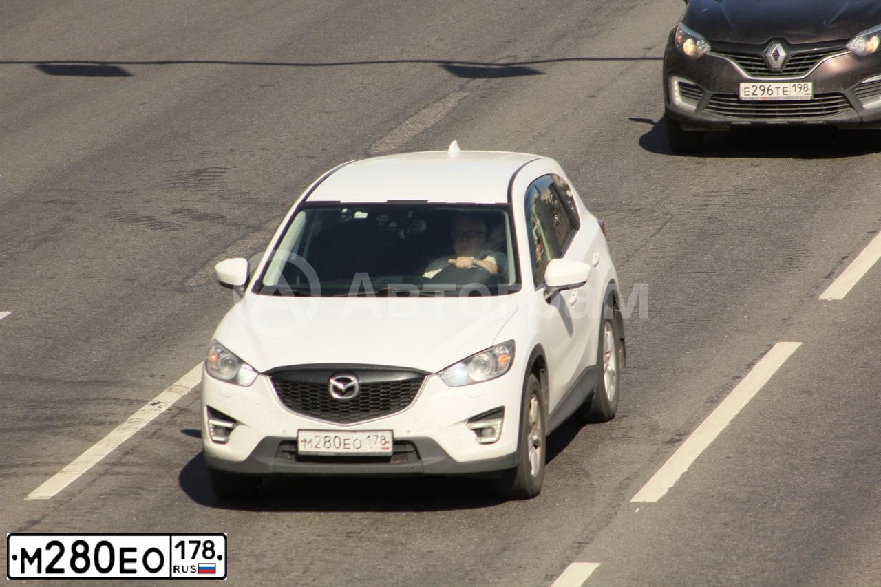 Фото автомобиля MAZDA CX-5, 2011 — госномер М280ЕО178. Цвет: БЕЛЫЙ