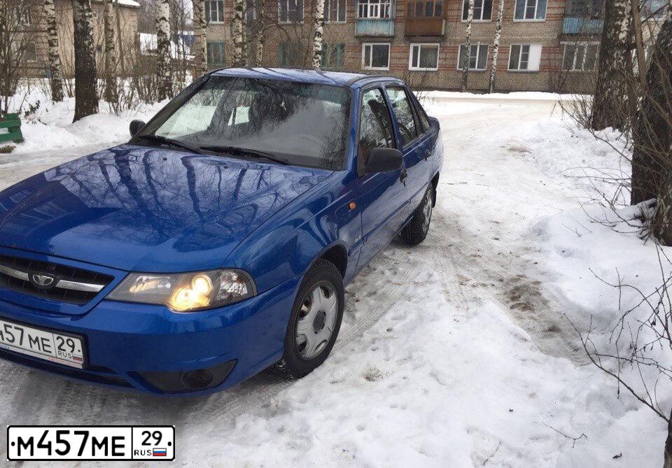 Фото автомобиля DAEWOO NEXIA, 2010 — госномер К090КА186. Цвет: синий