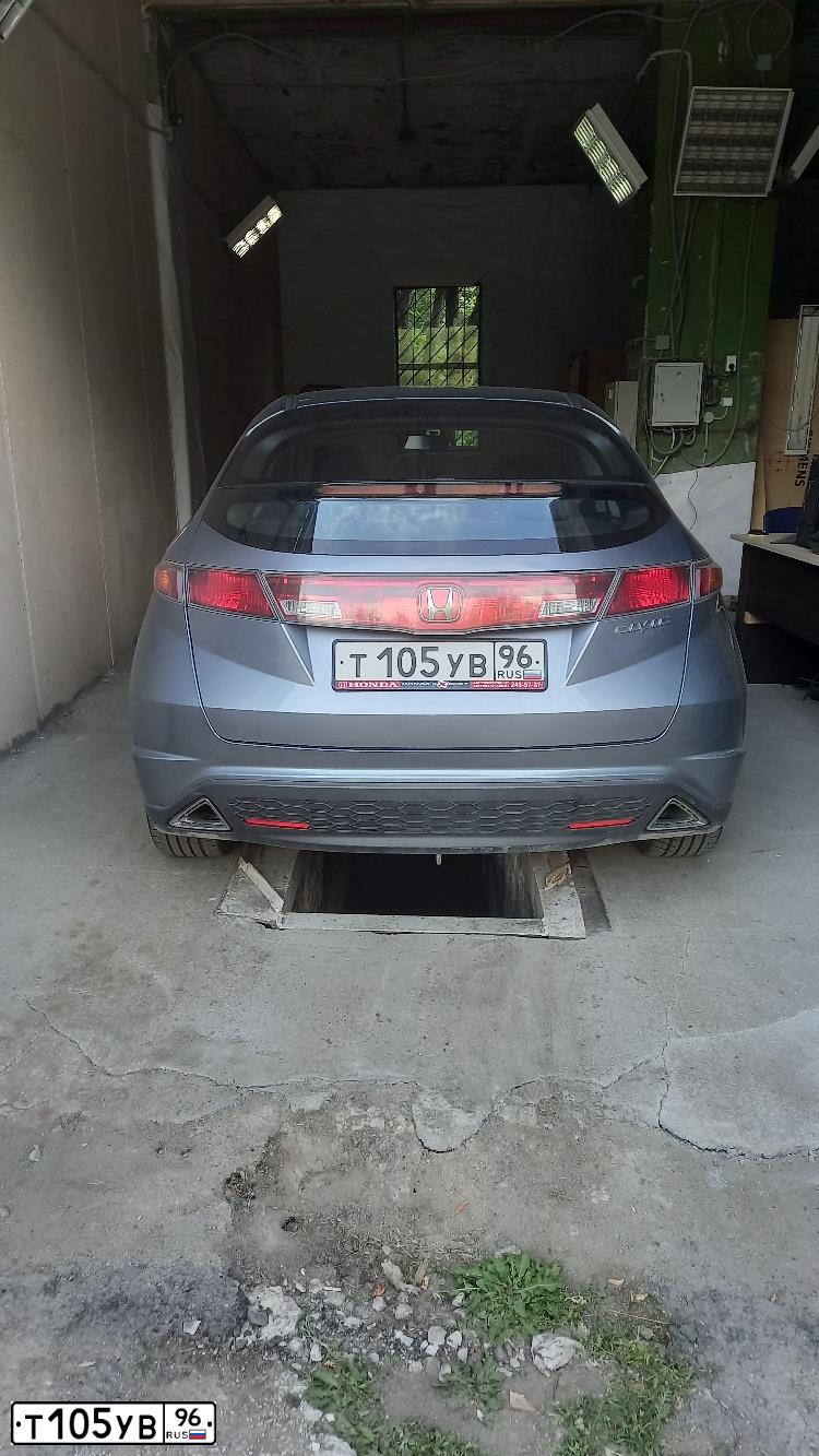 Фото автомобиля HONDA CIVIC, 2008 — госномер Т105УВ96. Цвет: СЕРО-ГОЛУБОЙ