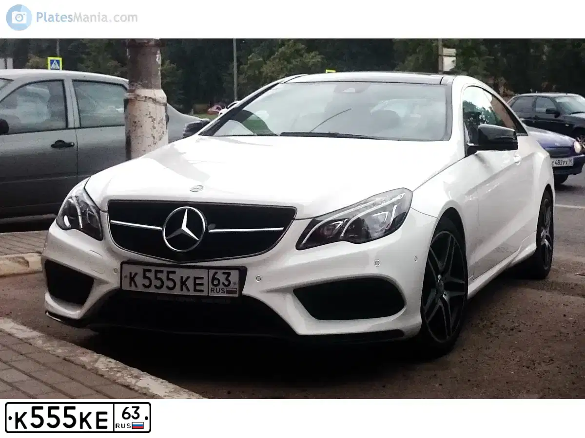 Фото автомобиля MERCEDES E-KLASSE, 2015 — госномер А152УТ763. Цвет: БЕЛЫЙ