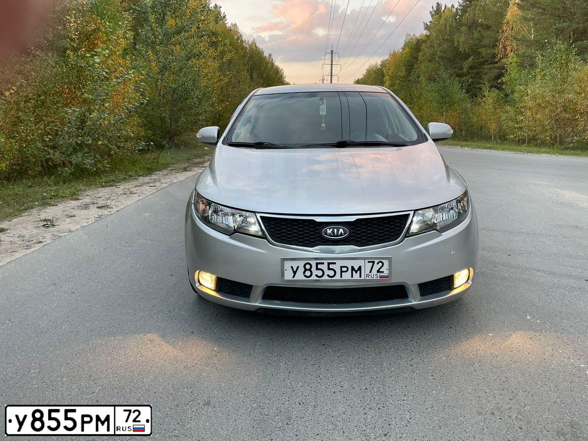 Фото автомобиля KIA CERATO, 2009 — госномер В444КК72. Цвет: СЕРЕБРИСТЫЙ