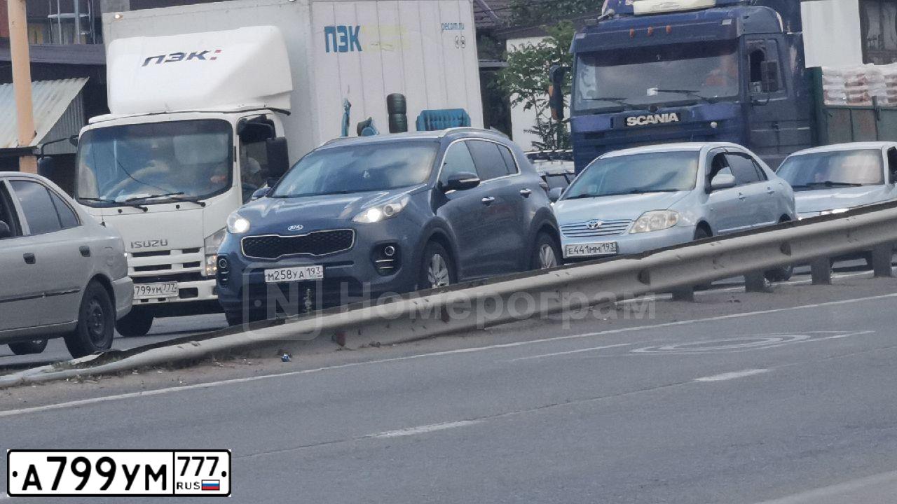 Фото автомобиля MERCEDES GLE-KLASSE, 2016 — госномер А799УМ777. Цвет: ЧЕРНЫЙ