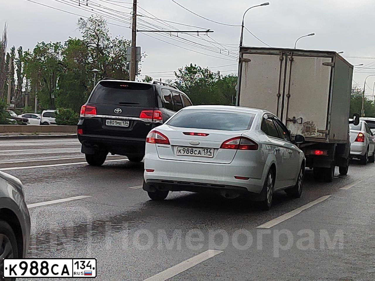 Фото автомобиля FORD MONDEO, 2008 — госномер К988СА134. Цвет: Белый