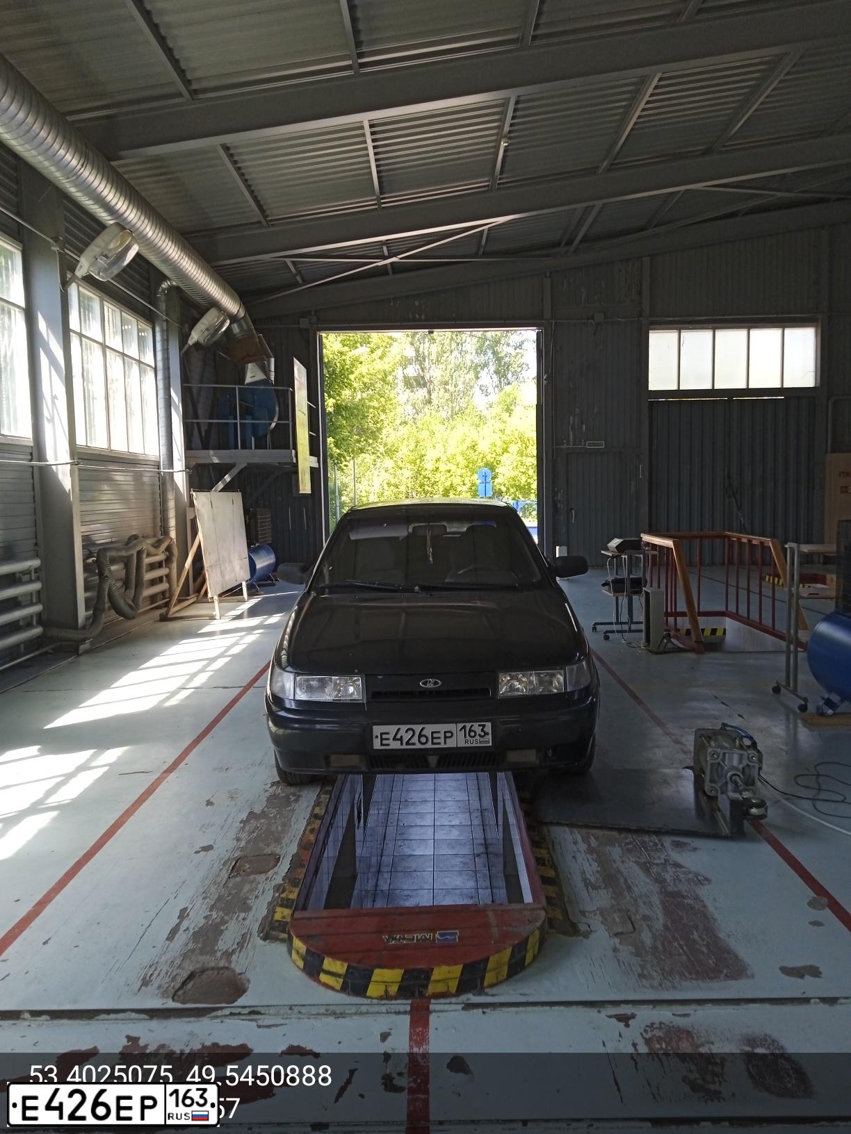 Фото автомобиля LADA 2110, 2002 — госномер Е426ЕР163. Цвет: ГРАФИТОВЫЙ МЕТАЛЛИК