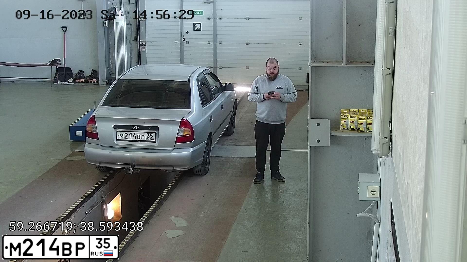 Фото автомобиля TAGAZ Z ACCENT, 2005 — госномер М214ВР35. Цвет: СВЕТЛО-СЕРЫЙ