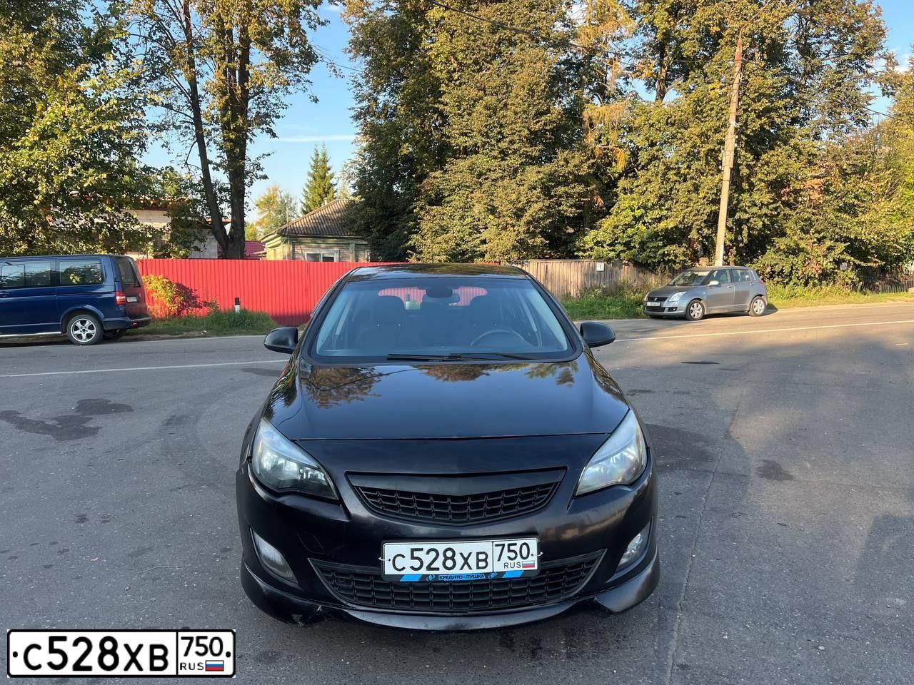 Фото автомобиля OPEL ASTRA, 2010 — госномер С528ХВ750. Цвет: ЧЕРНЫЙ