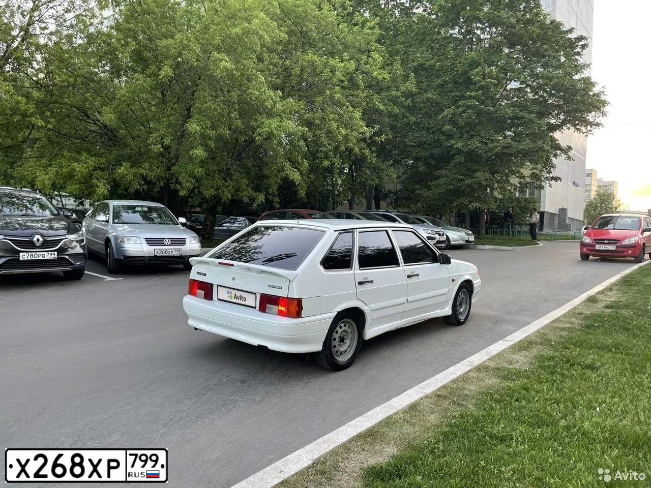 Фото автомобиля VOLKSWAGEN PASSAT, 2004 — госномер Х268ХР799. Цвет: СЕРЕБРИСТЫЙ