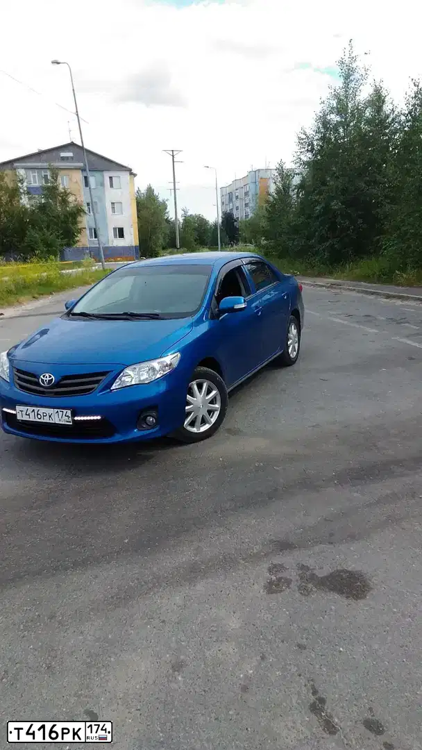 Фото автомобиля TOYOTA COROLLA, 2012 — госномер У649ОУ72. Цвет: синий