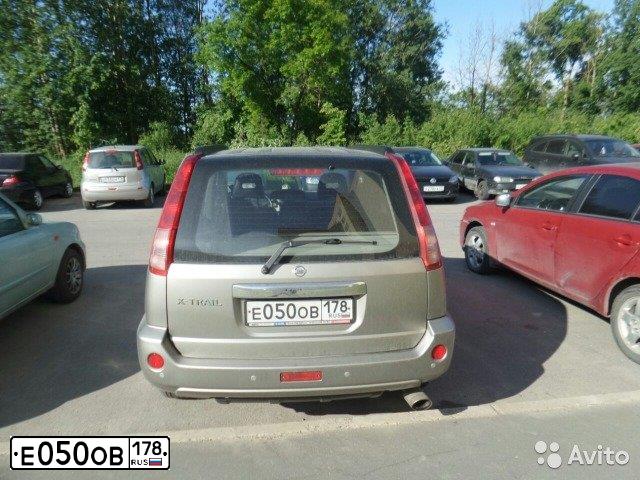 Фото автомобиля NISSAN X-TRAIL, 2005 — госномер Е050ОВ178. Цвет: Серый