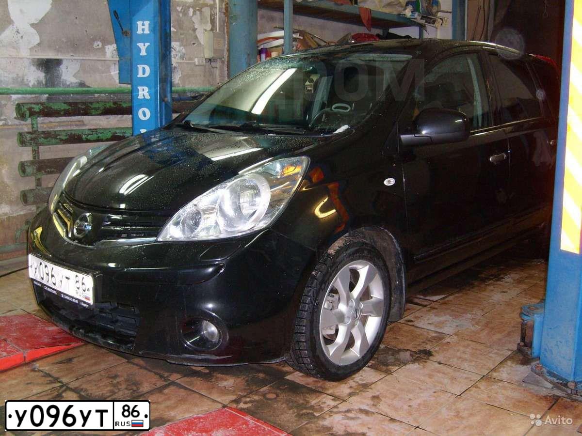 Фото автомобиля NISSAN PRIMERA, 2006 — госномер М090ЕХ186. Цвет: Серебристый