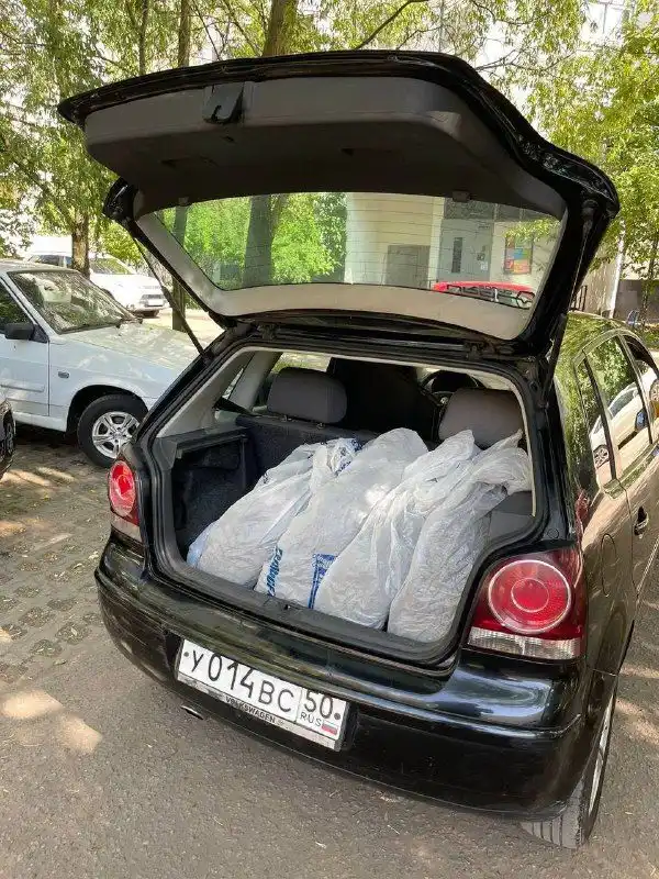 Фото автомобиля VOLKSWAGEN POLO, 2008 — госномер О098ХА44. Цвет: ЧЕРНЫЙ