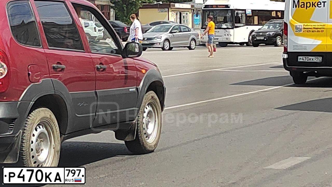 Фото автомобиля TOYOTA LAND CRUISER 150, 2021 — госномер Р470КА797. Цвет: ЧЕРНЫЙ