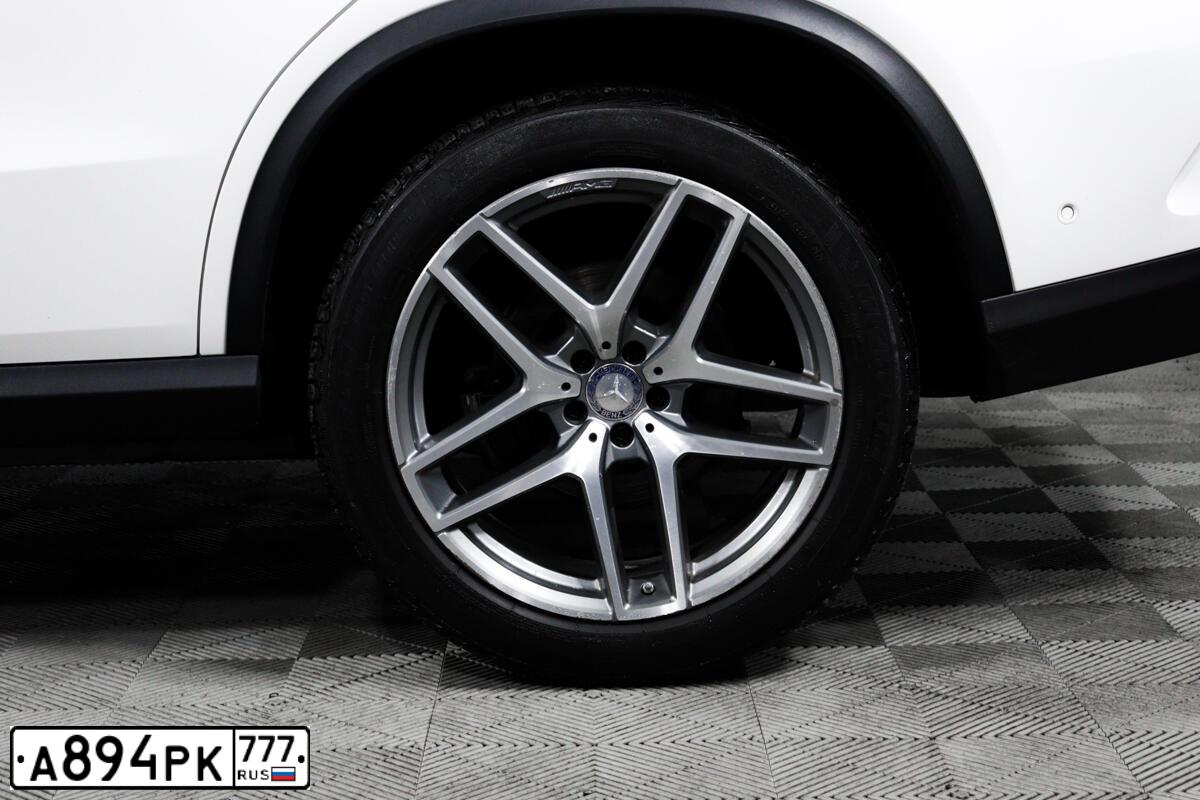 Фото автомобиля МЕРСЕДЕС-БЕНЦ GLE 350 D 4MATIC, 2015 — госномер А558КВ977. Цвет: Белый