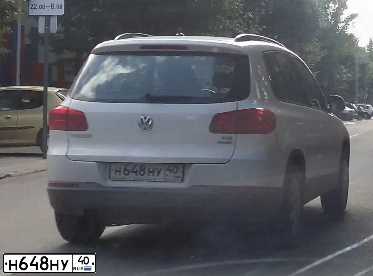 Фото автомобиля VOLKSWAGEN TIGUAN, 2012 — госномер Н648НУ40. Цвет: БЕЛЫЙ