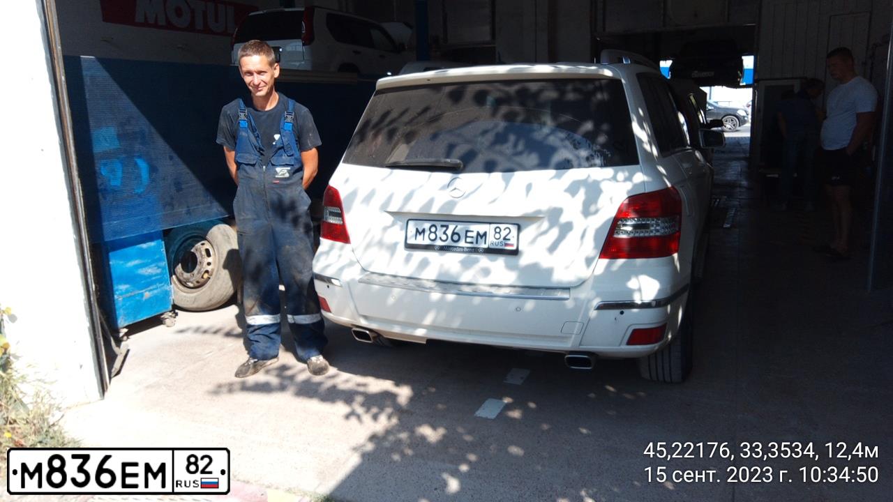 Фото автомобиля MERCEDES GLK-KLASSE, 2009 — госномер М836ЕМ82. Цвет: Белый