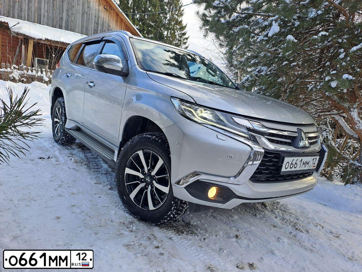 Фото автомобиля MITSUBISHI PAJERO SPORT, 2018 — госномер У997ХС716. Цвет: Серебристый