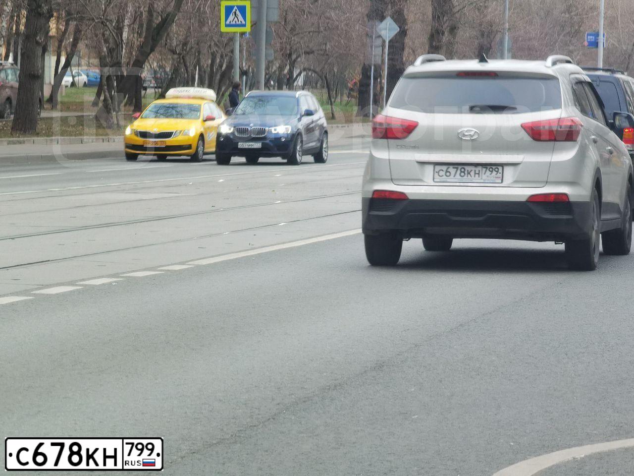 Фото автомобиля HYUNDAI CRETA, 2018 — госномер У032АМ977. Цвет: БЕЖЕВЫЙ