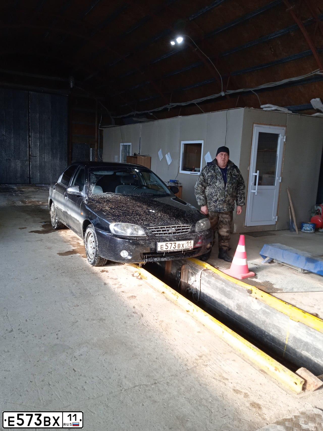 Фото автомобиля KIA SPECTRA, 2008 — госномер О813МВ152. Цвет: ЧЕРНЫЙ ЖЕМЧУГ