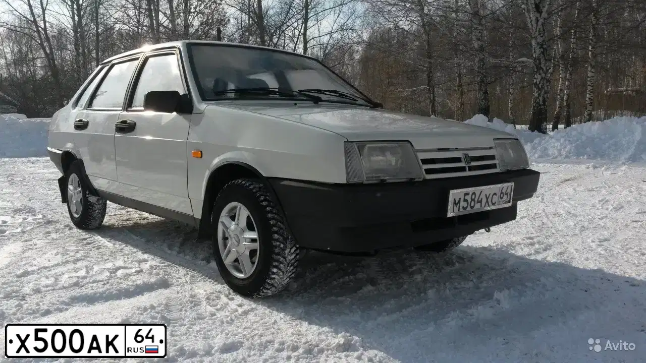 Фото автомобиля LADA 2170 PRIORA, 2008 — госномер Х500АК64. Цвет: СВЕТЛО-СЕРЕБ МЕТАЛЛ