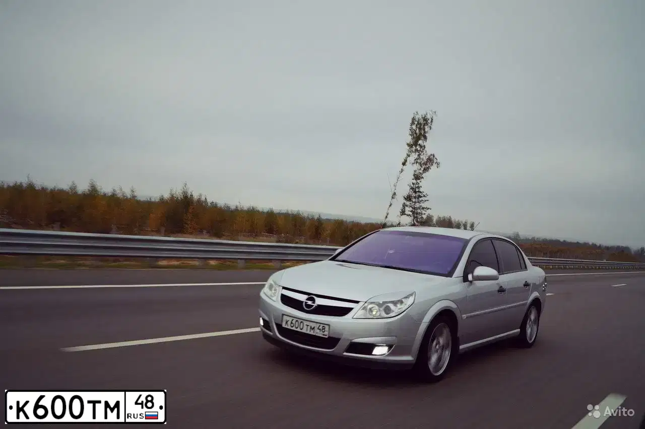Фото автомобиля OPEL VECTRA, 2007 — госномер Н222АС161. Цвет: ТЕМНО-СЕРЫЙ