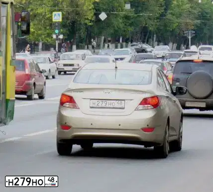 Фото автомобиля HYUNDAI SOLARIS, 2011 — госномер Н279НО48. Цвет: БЕЖЕВО-СЕРЫЙ