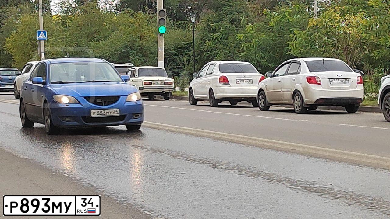 Фото автомобиля LADA 2172 PRIORA, 2011 — госномер В459ЕР21. Цвет: СЕРО-ЗЕЛЕНЫЙ