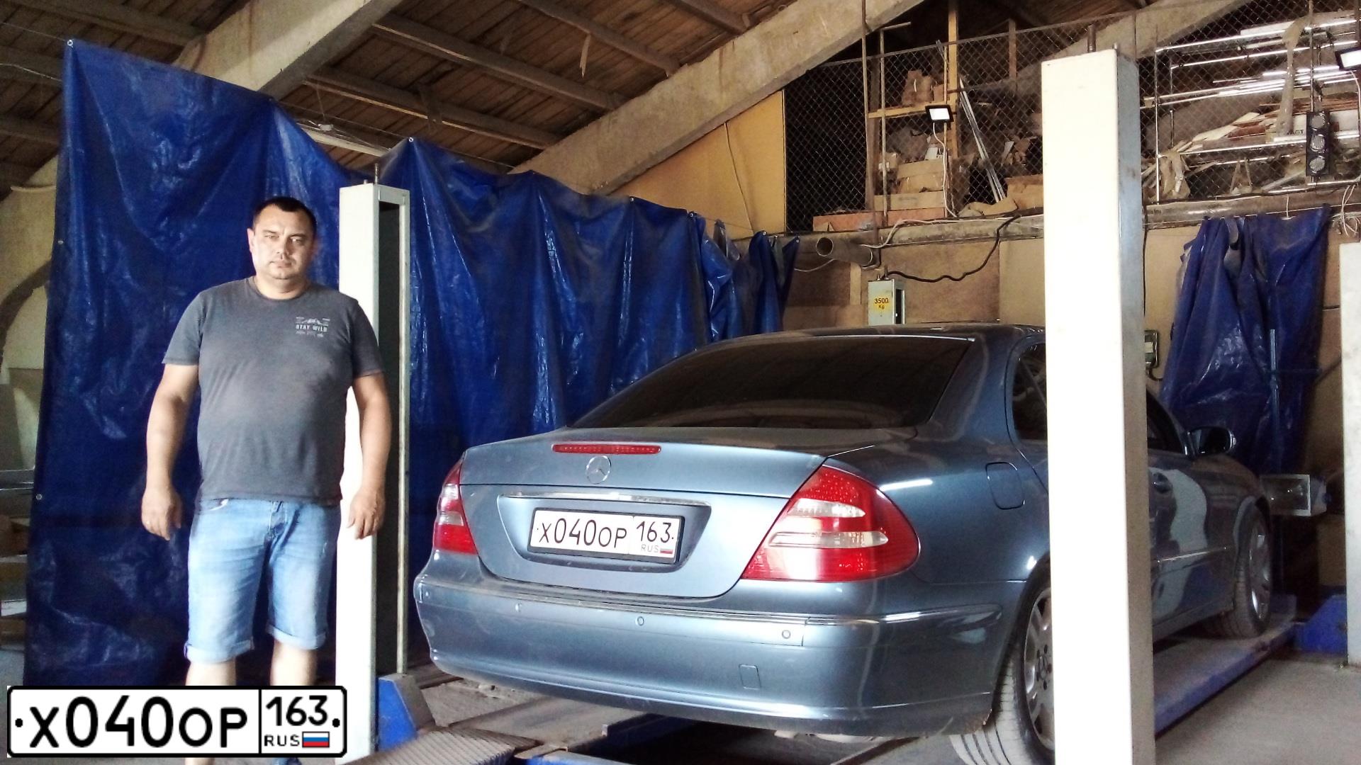Фото автомобиля MERCEDES E-KLASSE, 2003 — госномер С100УК163. Цвет: голубой