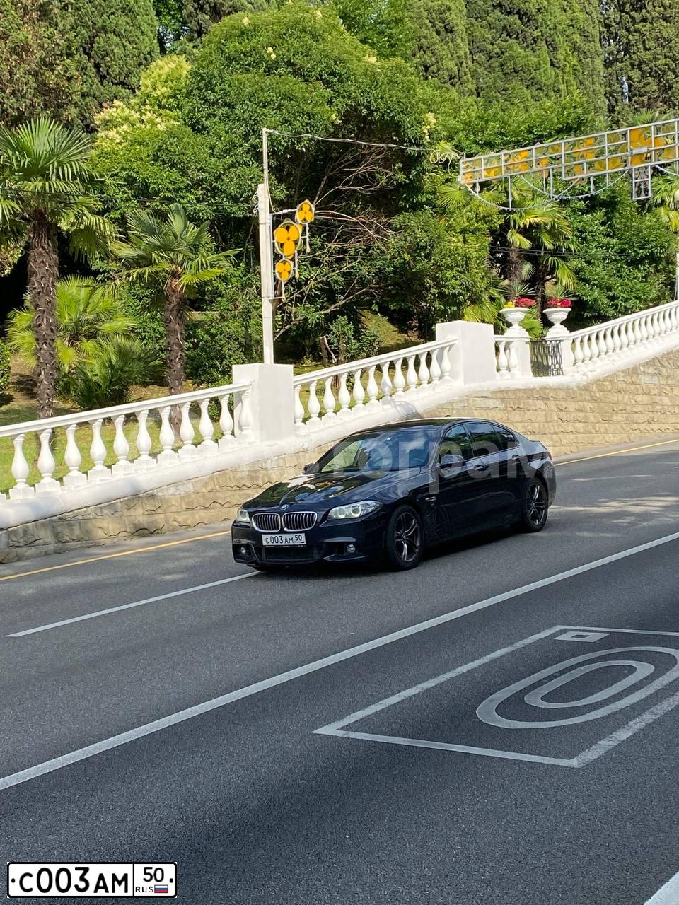Фото автомобиля BMW 528I, 2013 — госномер В700ОХ761. Цвет: ЧЕРНЫЙ