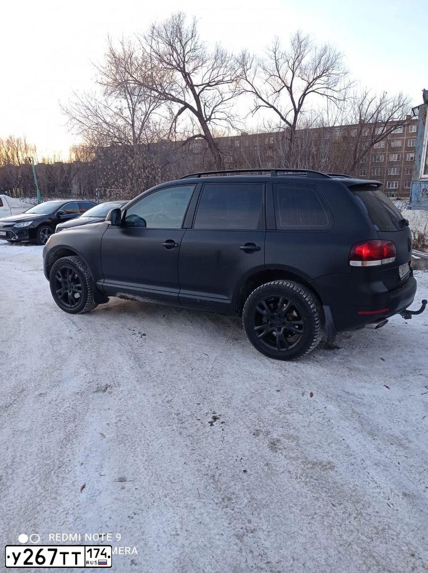 Фото автомобиля VOLKSWAGEN TOUAREG, 2007 — госномер Т444АС59. Цвет: ЧЕРНЫЙ