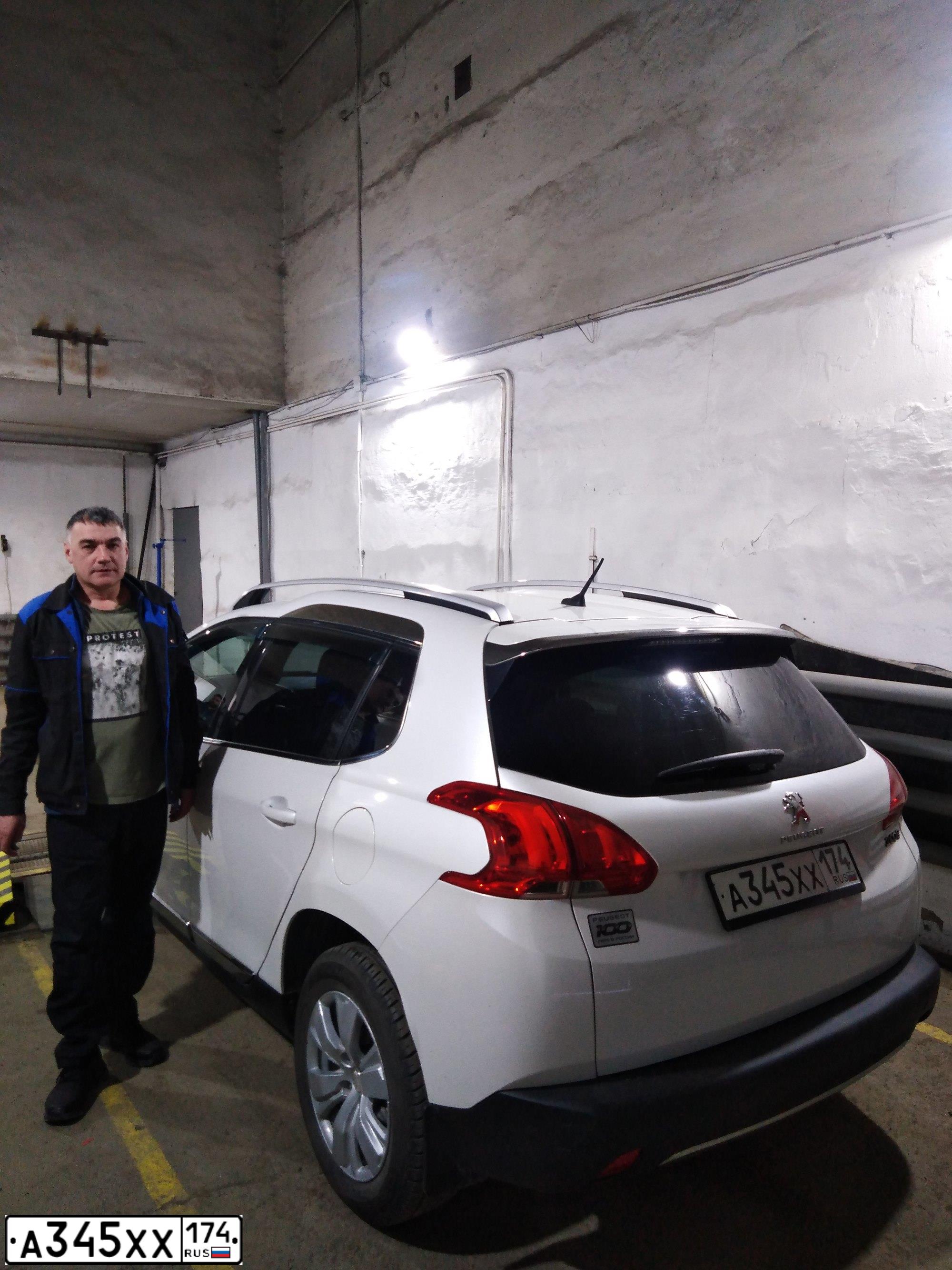 Фото автомобиля PEUGEOT 2008, 2014 — госномер В063КТ774. Цвет: Белый