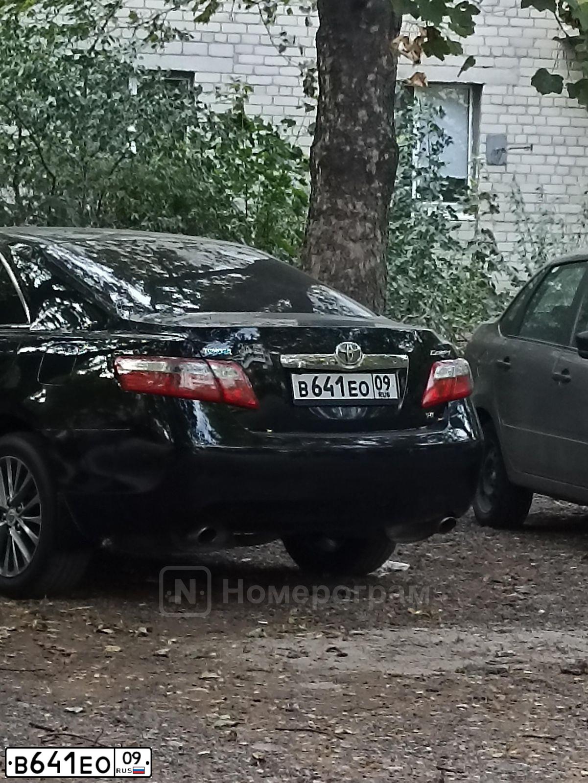 Фото автомобиля TOYOTA CAMRY, 2011 — госномер В641ЕО09. Цвет: ЧЕРНЫЙ