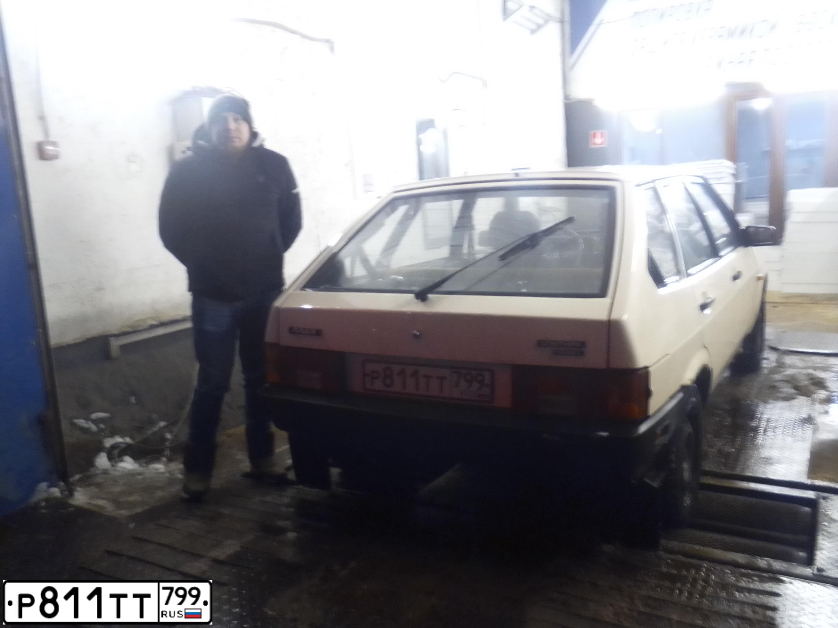 Фото автомобиля LADA 2109 SAMARA, 1988 — госномер Т586РХ71. Цвет: БЕЛО БЕЖЕВЫЙ