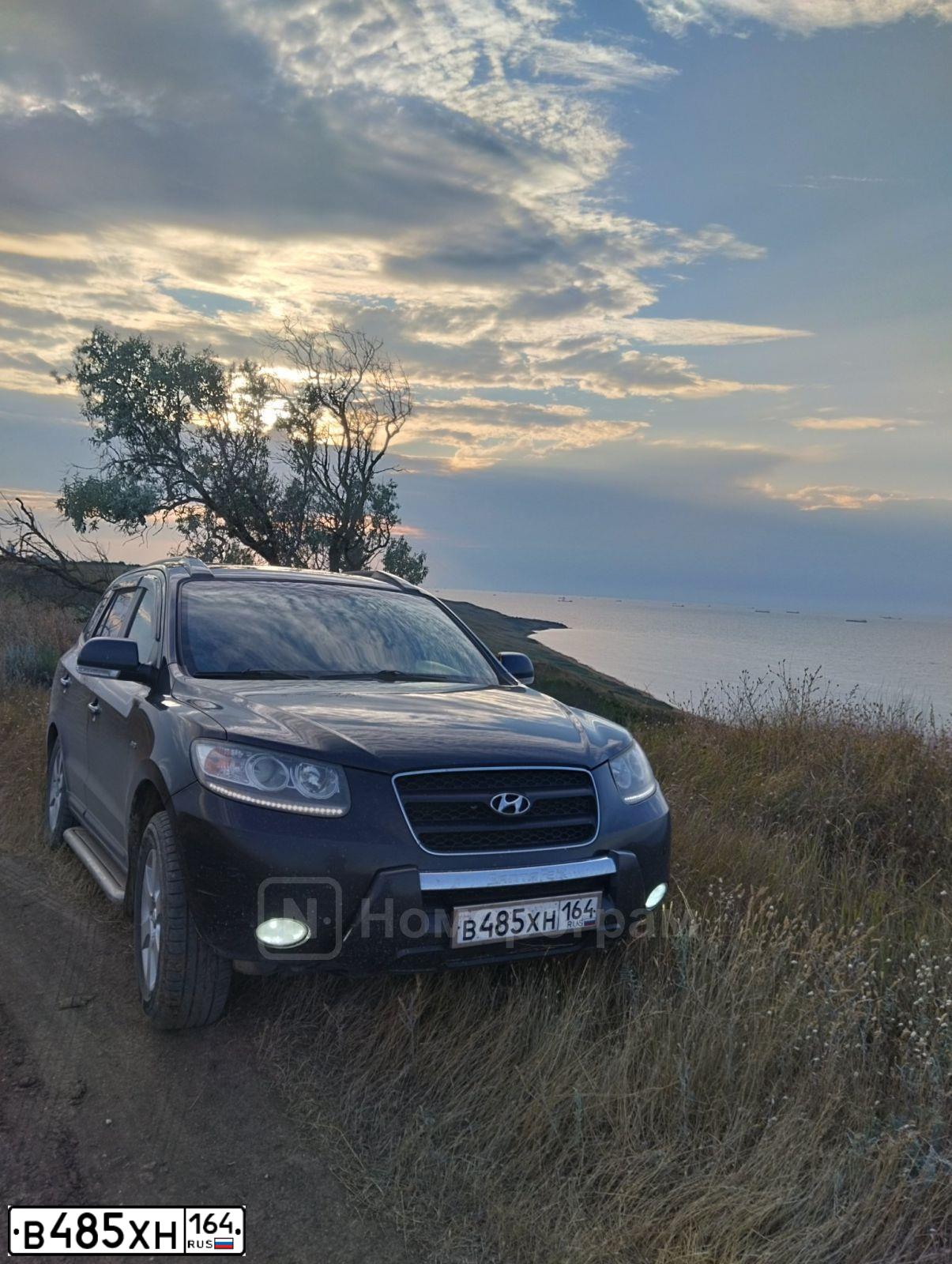 Фото автомобиля HYUNDAI SANTA FE, 2008 — госномер Т888ВА34. Цвет: ЧЕРНЫЙ