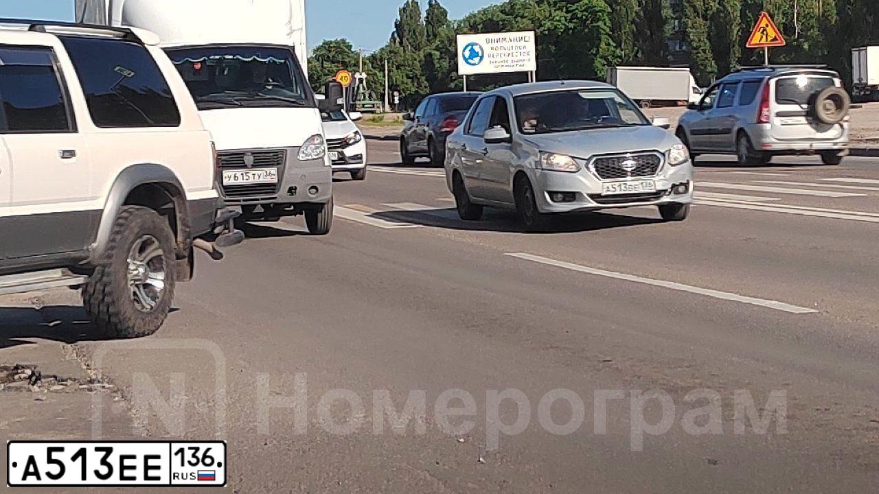 Фото автомобиля PEUGEOT 308, 2010 — госномер В526УТ799. Цвет: ТЕМНО-СЕРЫЙ