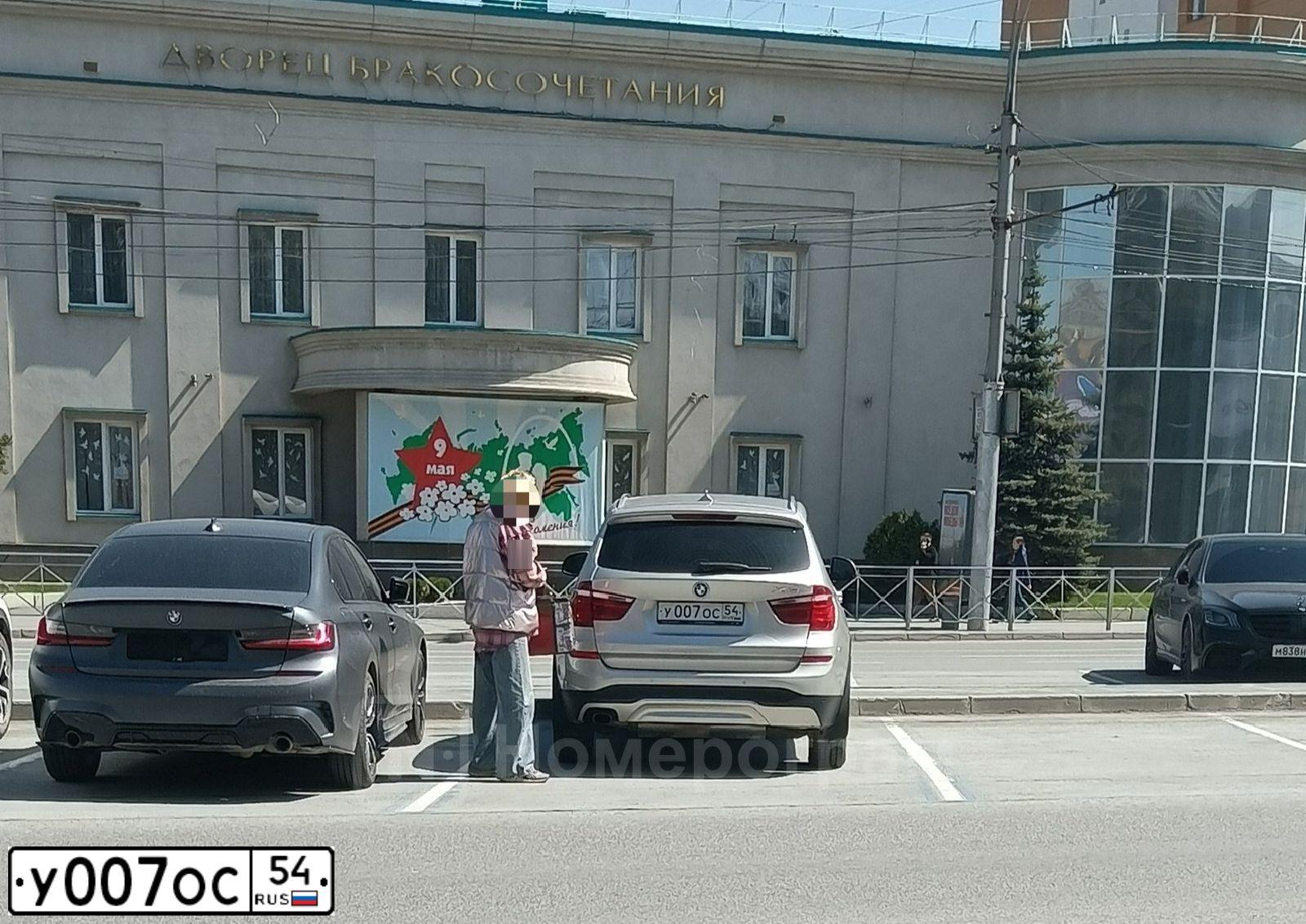 Фото автомобиля BMW X3, 2014 — госномер У007ОС54. Цвет: СЕРЫЙ МЕТАЛЛИК