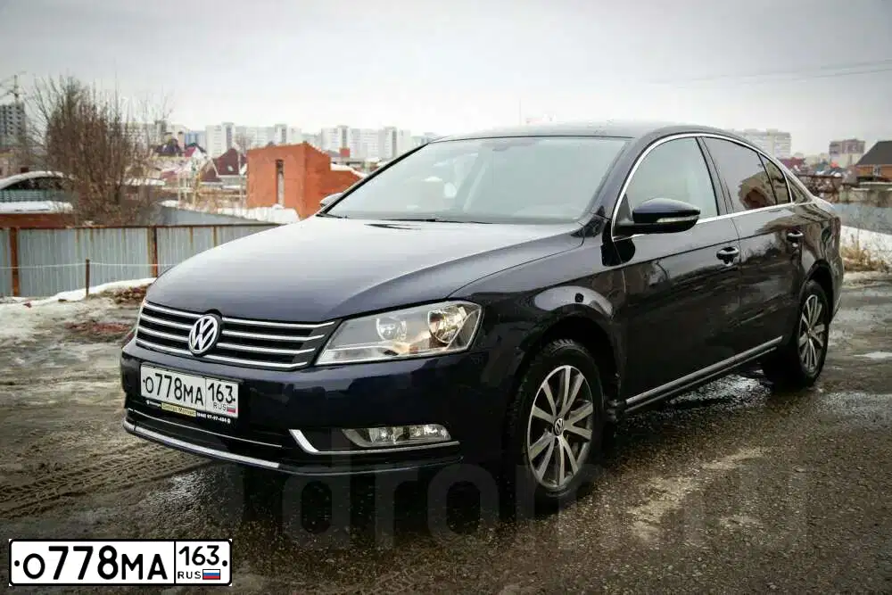 Фото автомобиля VOLKSWAGEN PASSAT, 2011 — госномер Р355ЕС198. Цвет: Темно-синий