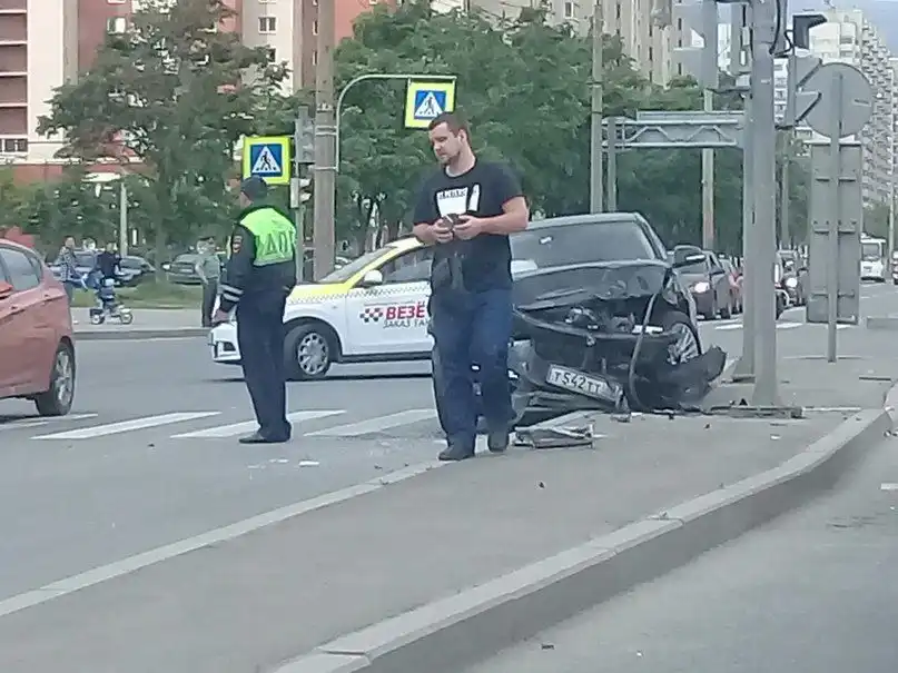 Фото автомобиля HYUNDAI ELANTRA, 2008 — госномер О510СУ47. Цвет: Серебристый