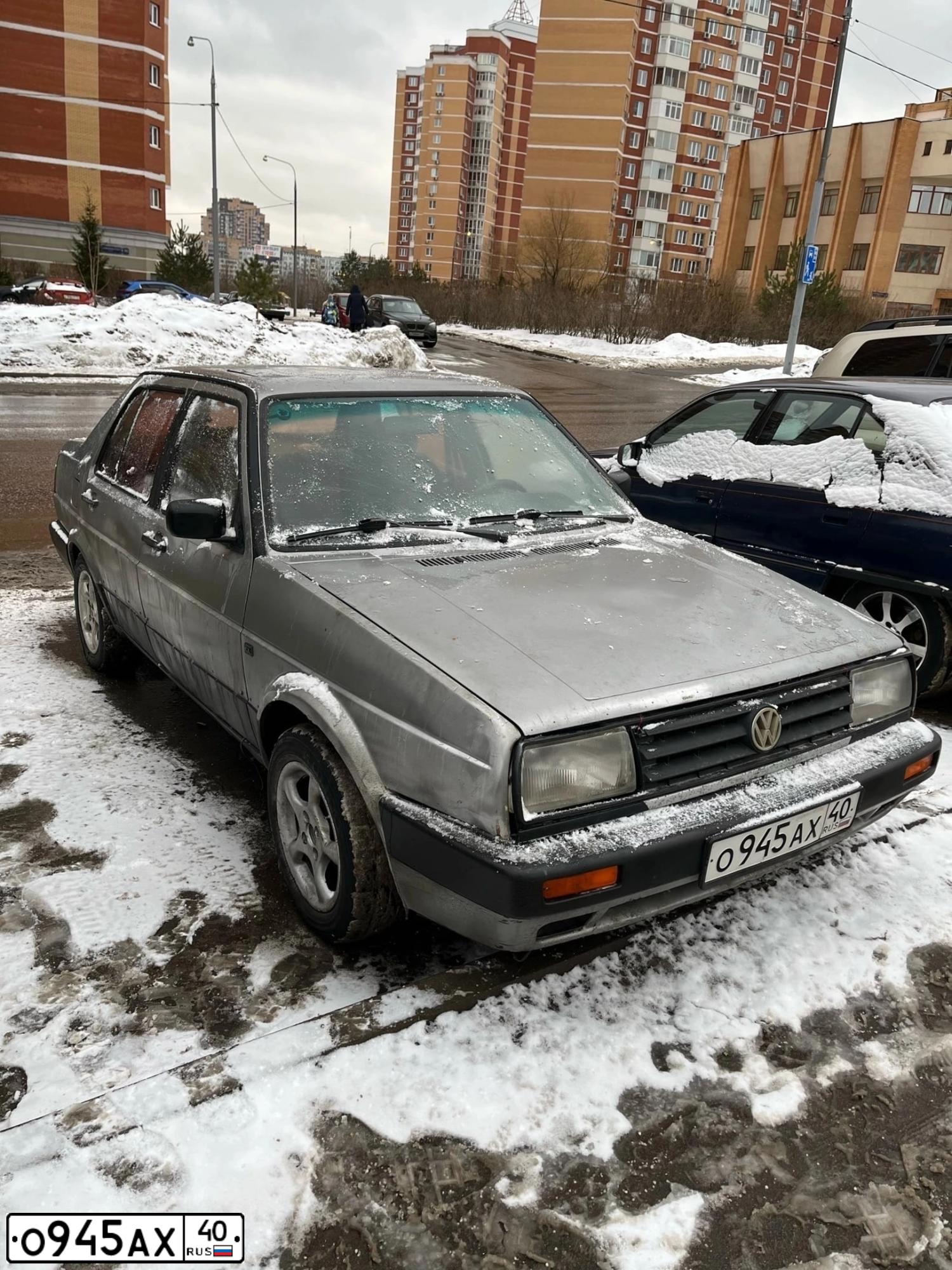 Фото автомобиля VOLKSWAGEN JETTA, 1990 — госномер А896ХТ77. Цвет: СЕРЫЙ