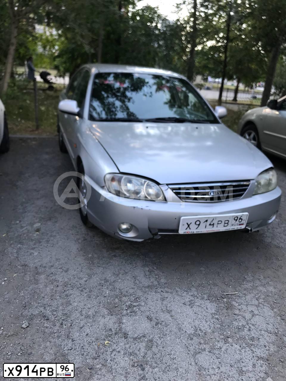 Фото автомобиля KIA SPECTRA, 2007 — госномер Х914РВ96. Цвет: Серебристый